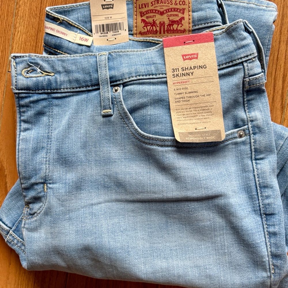 Levi's Women's Light Blue 311 Shaping Skinny Jeans